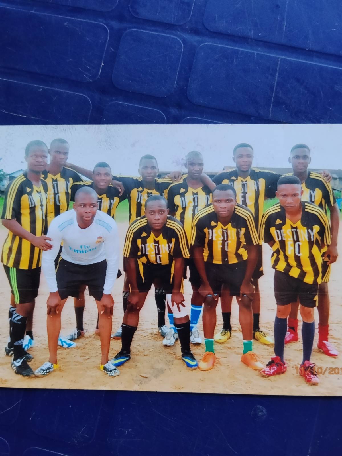 See me on white come see as our opponents load us with goals hahaha