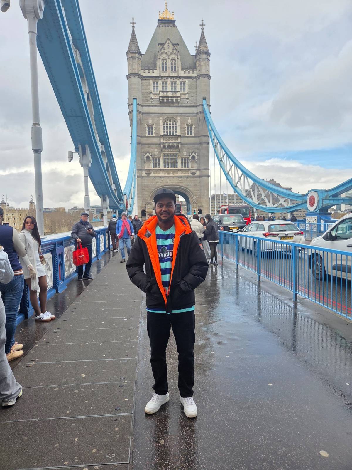 London Bridge pls dont fall o.