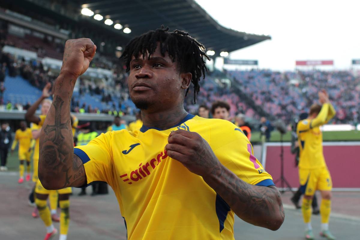 #GiftOrban and #DanielOyegoke played key roles as Hellas Verona secured a surprise 2-1 away victory...