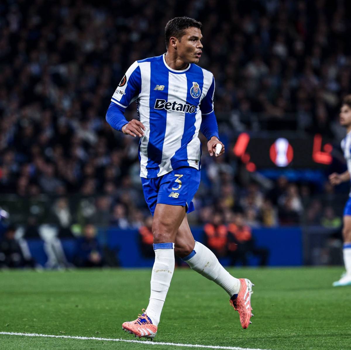 Thiago Silva reached the landmark of 1000 professional career appearances, at 41 years old.
The mi...
