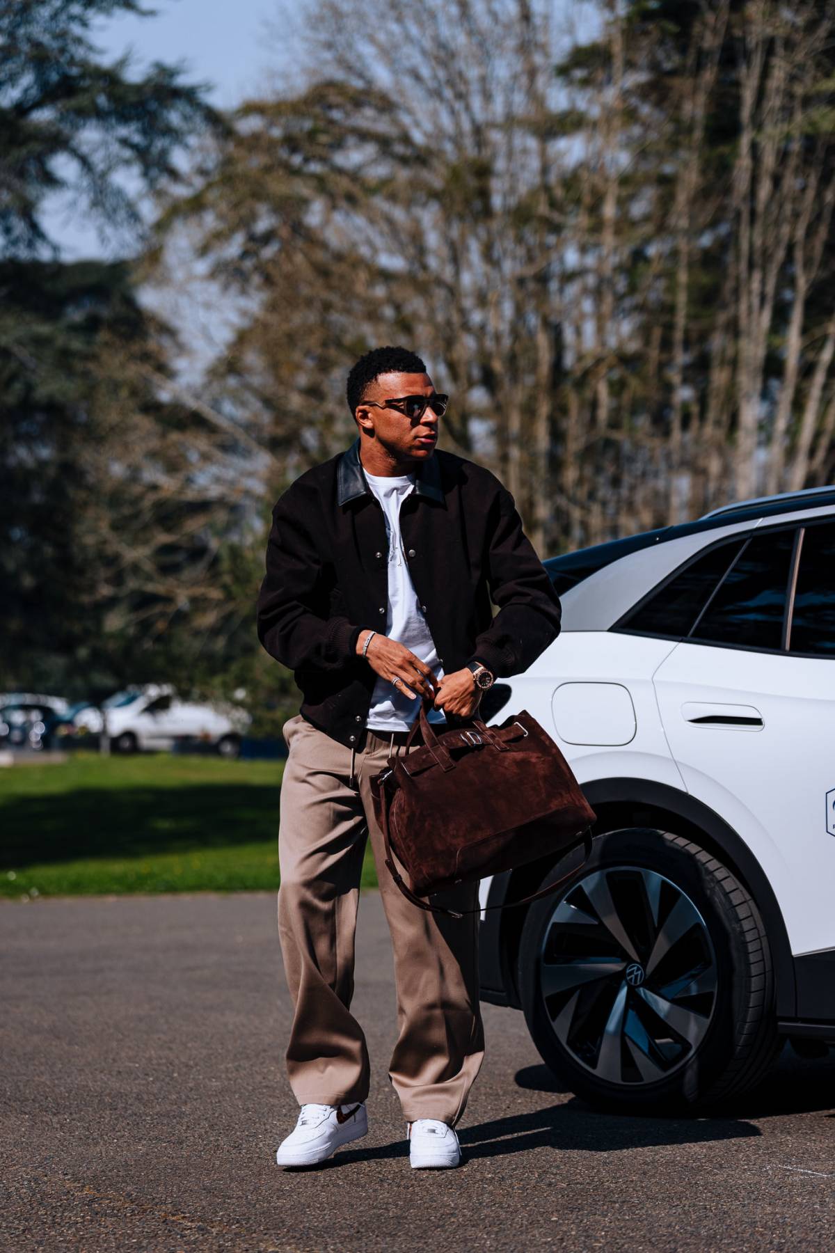 Kylian Mbappé shut down rumours about his injury and team:
“The information that they examined the...