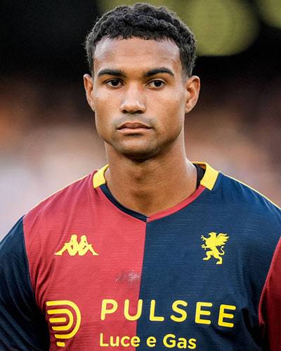 #Genoa coach Daniele De Rossi compared 24-years-old Italian-Nigerian defender Alessandro Marcandalli...