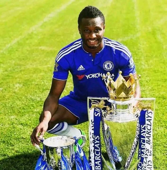 Former #SuperEagles captain and #Chelsea legend John Obi Mikel criticized Enzo Fernández over his co...