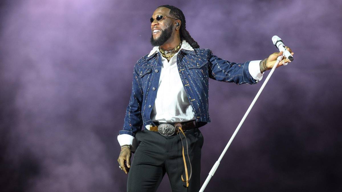 Nigerian #music icon Burna Boy broke a new record. His “No Sign of Weakness” tour is officially the...