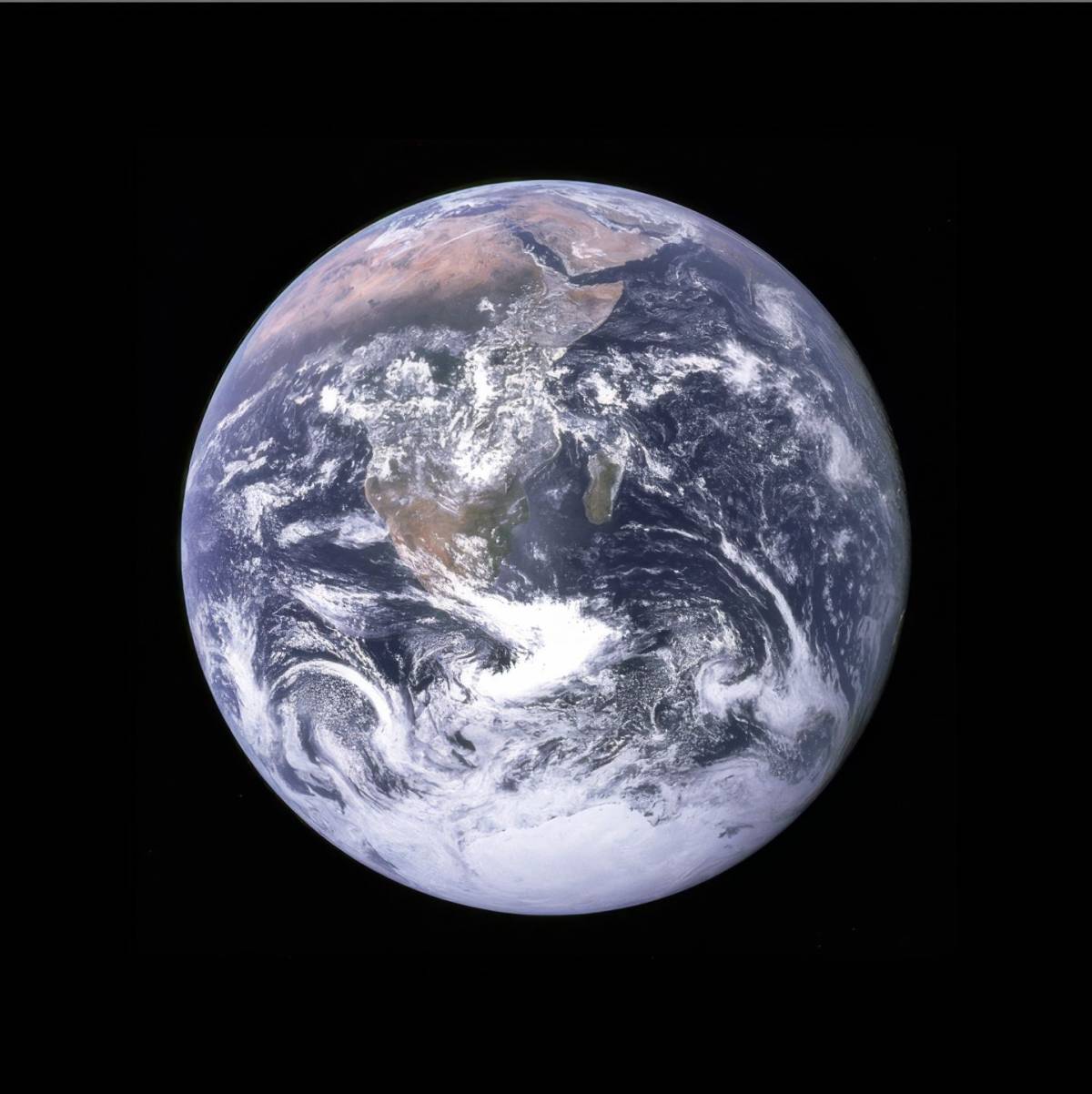 #NASA produced a stunning side-by-side comparison of 2026's view of the Earth with a picture taken b...