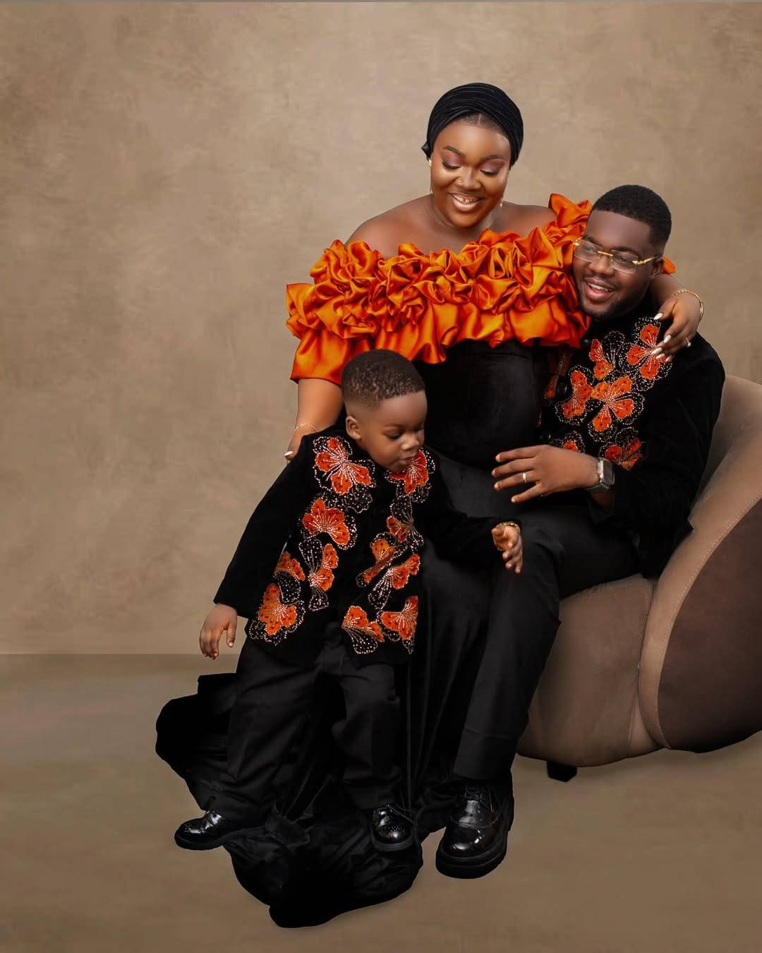 Nigerian entertainer Cute Abiola and his wife Khudrah Mosunmola welcomed their second child.
"Fathe...