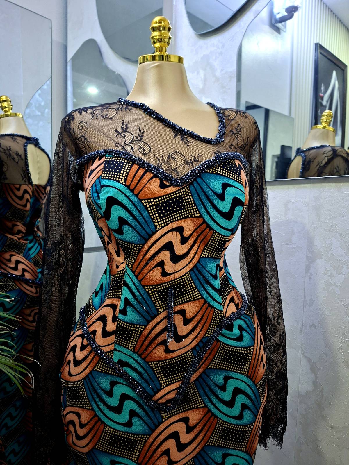 Wear the bespoke couture you deserve ✨️
#LekeeLekee
#Fashion
#Zelzahcouture
#bespoke
#Couture...