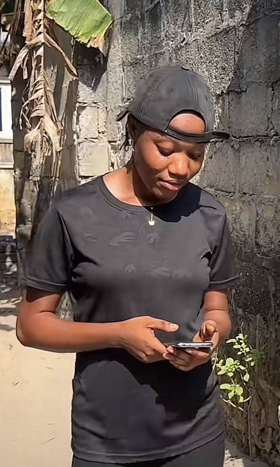 https://vm.tiktok.com/ZNRmnseGg/