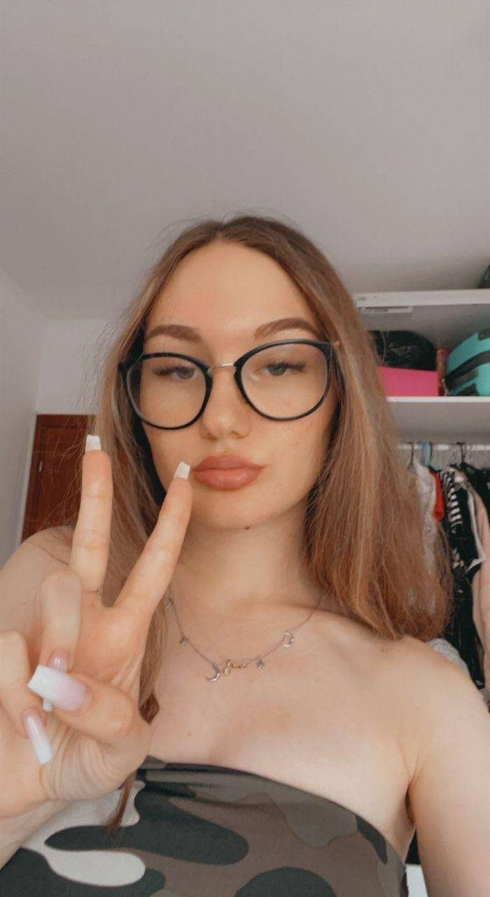I'm looking for a serious relationship, you can chat with me on zangi 1051422931