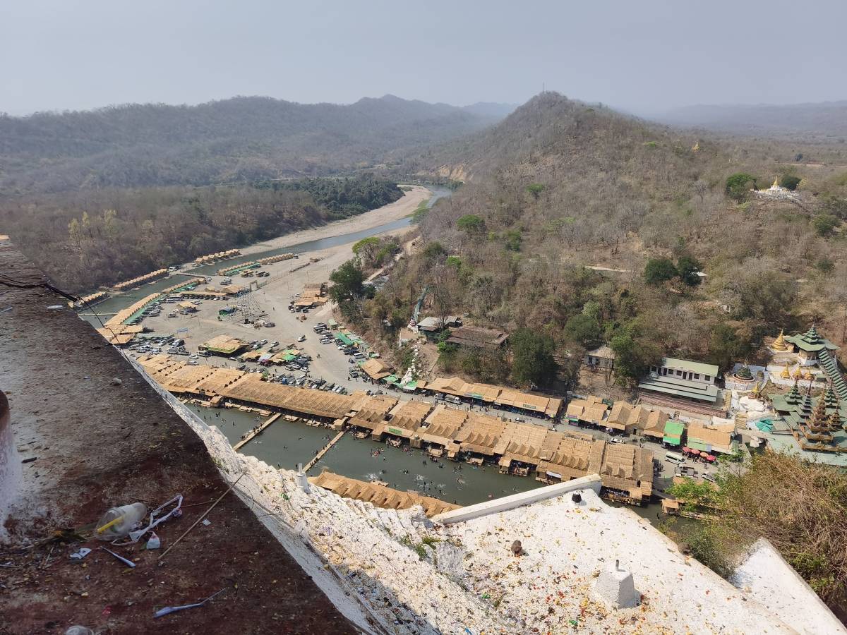 I'm from Myanmar,Burma
Mann Shwe Sat Taw.
Historical place of Buddish
We had visited and swimming i...