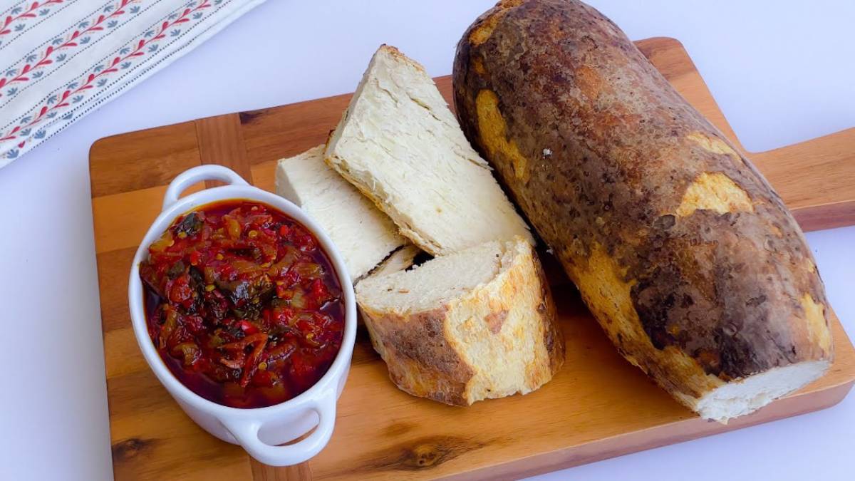 Roasted yam with sauce