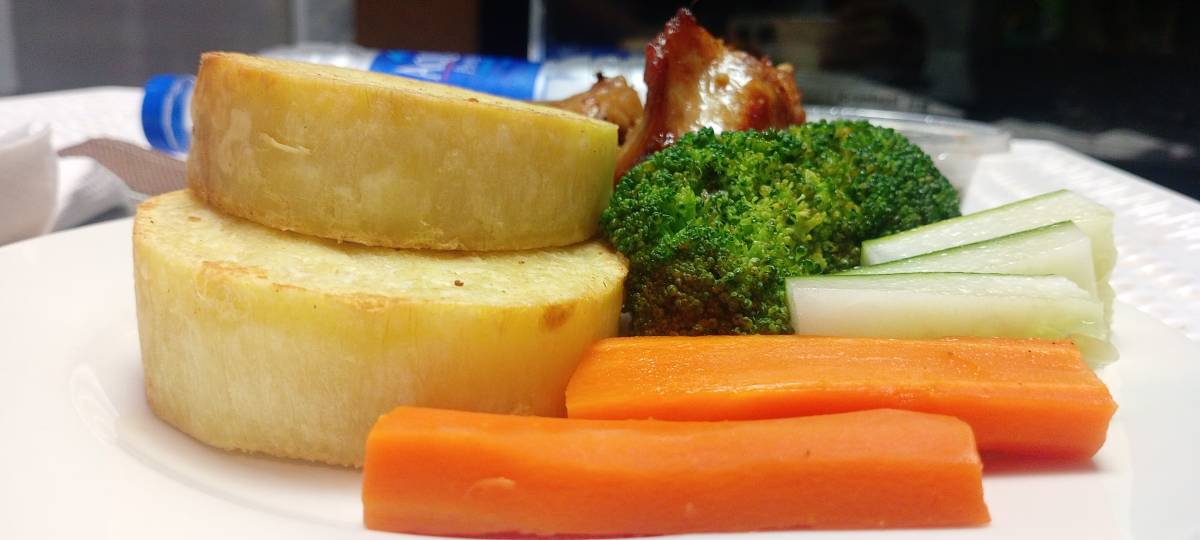 Grilled yam, turkey with steamed veggies served with my special black sauce dipping
#LekeeLekee
Di...