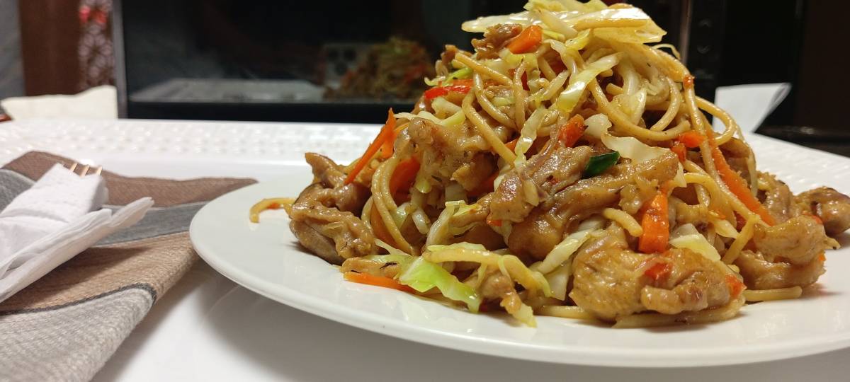 Good afternoon fam. So today for lunch I made stir fried spaghetti ๐ with shredded turkey, I'm not...