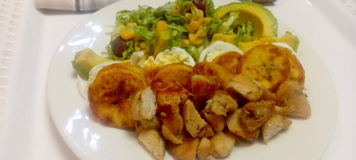 His breakfast is always very light and simple.
Be bold to tell me what you took this beautiful Monda...