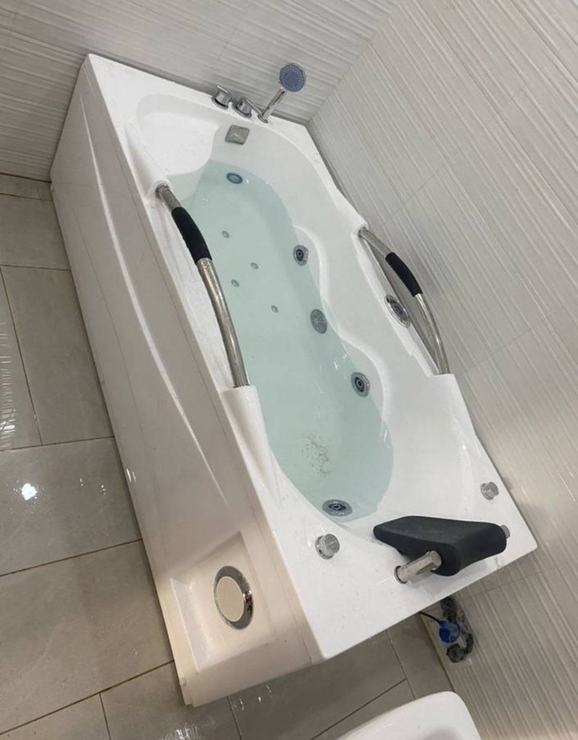 Single jacuzzi💆🏽