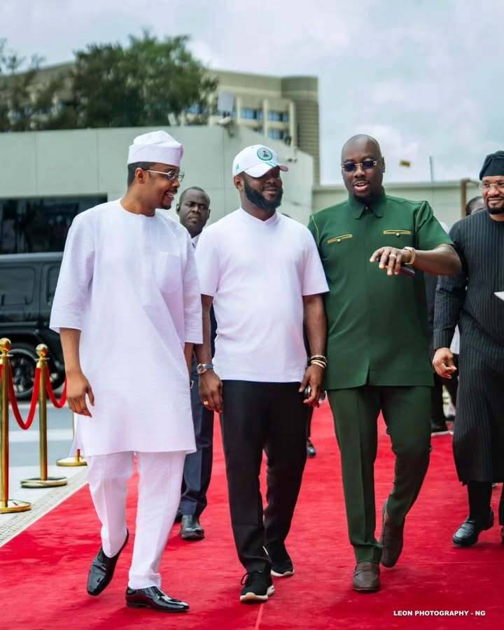 The first time i saw this I thought they were discussing how to release mazi nnamdi kanu