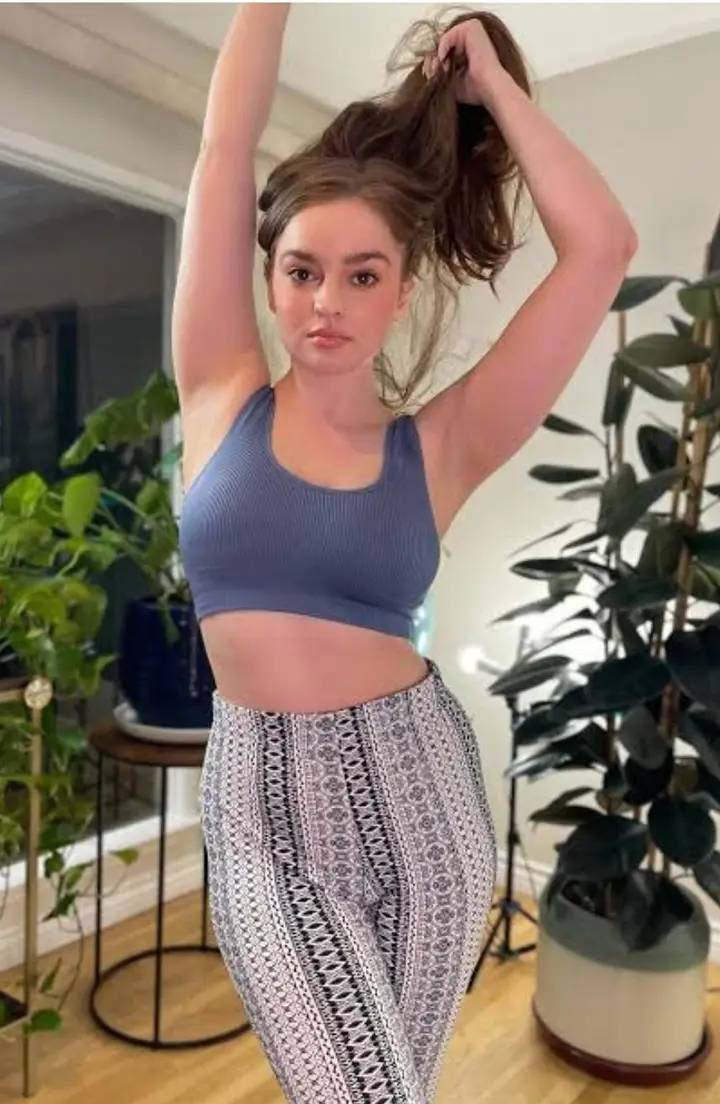 🤩😍😘🥰🥰😊