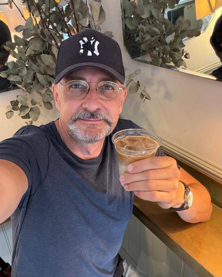 Hello pretty lady how are you doing am new here ๐ค๐ค and please don't eseate to give me a follow and...