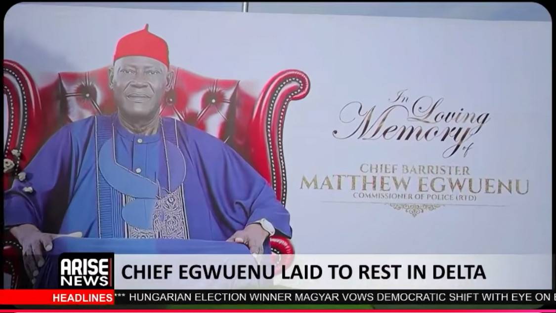 OJY okpe, father Laid to rest in his home town Delta State.
#LekeeLekee
#ariseTV
#ariseNews
#Ojyo...