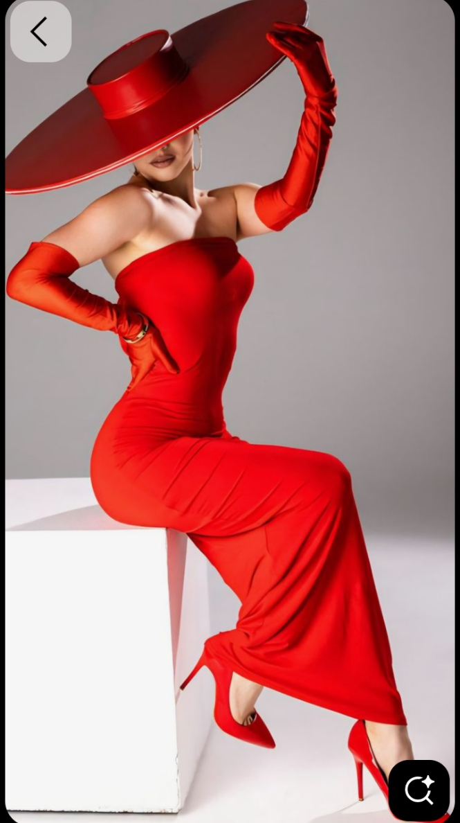 Lady in RED 🍒