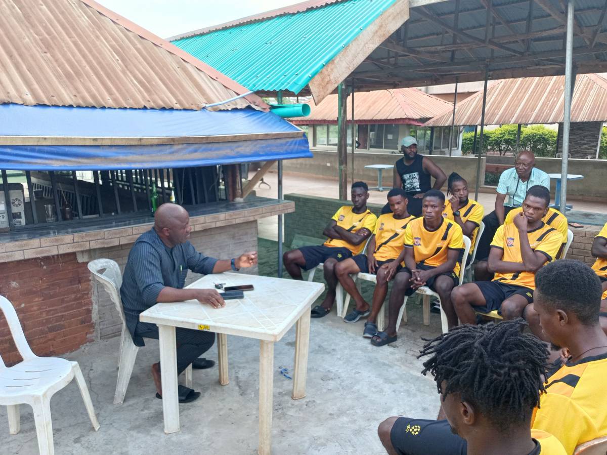 Hon. Divine Ogbonnaya in a pep talk with Sunshine Stars Football Club players.