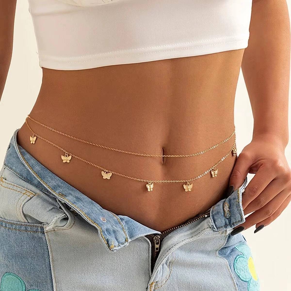 Glow with every step this summer โจ๐ฆ
This butterfly waist chain with flowing metal tassels adds a s...