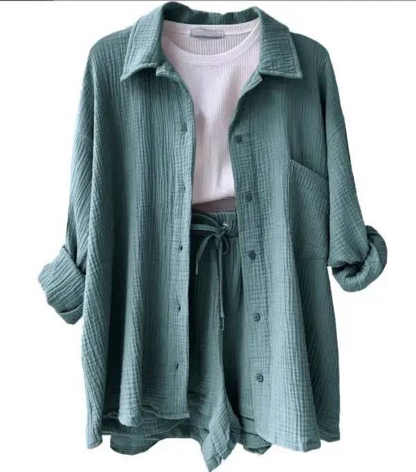 Effortless style, perfectly matched ✨
This chic two-piece set features a pleated long sleeve shirt...