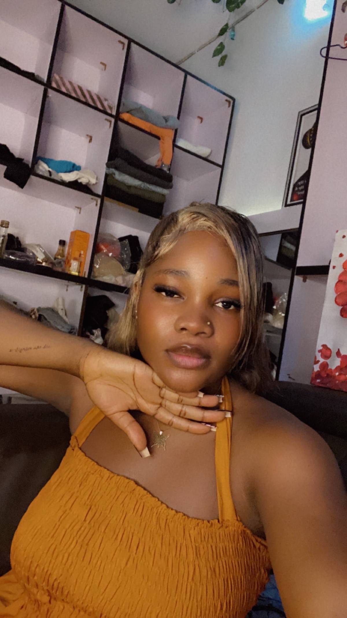 Happy new month guys😍