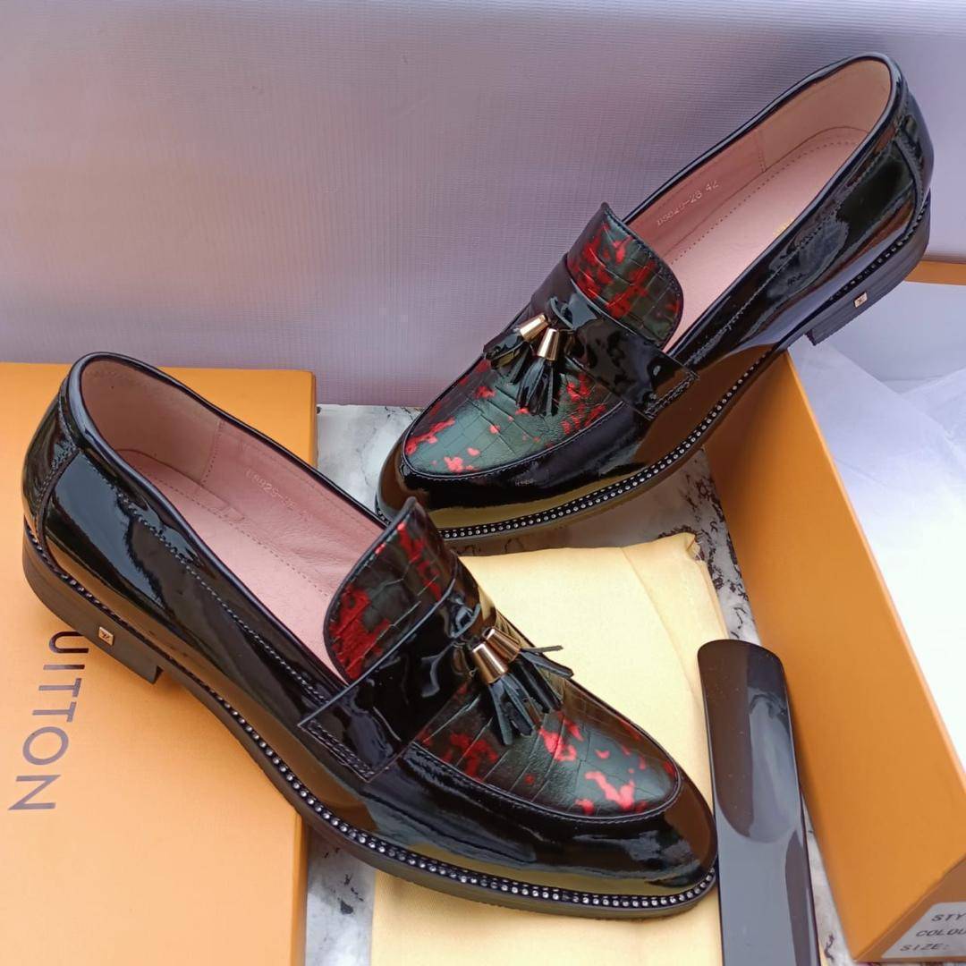 NEW ARRIVALS🖤❤️🔥
LUXURY 💯💯👍✅
SIZES 40 TO 46
#63K EACH. FULLY BOXED
AVAILABLE FOR PICKUP