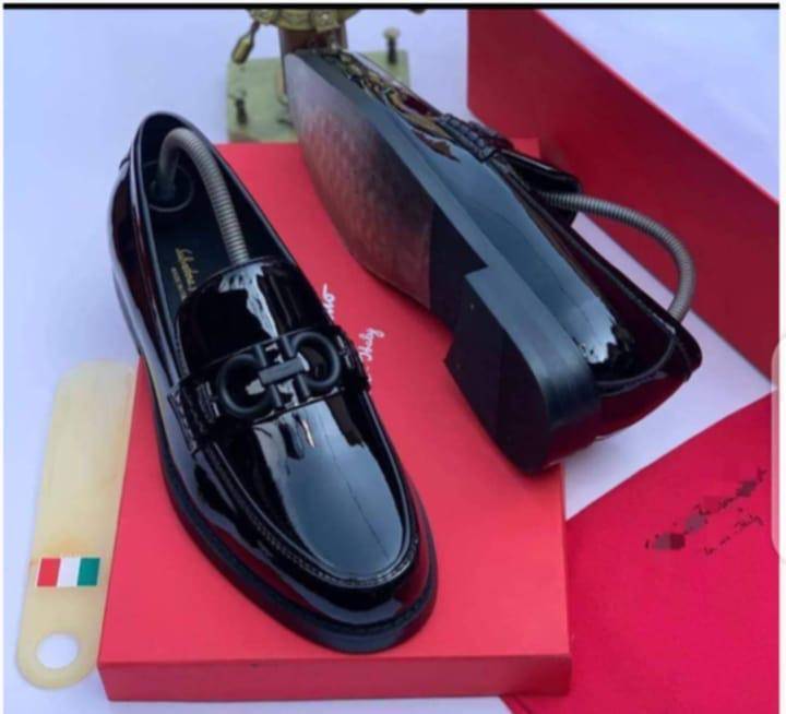NEW ARRIVALS🖤❤️🔥
LUXURY 💯💯👍✅
SIZES 40 TO 46
#63K EACH. FULLY BOXED
AVAILABLE FOR PICKUP #Aris...