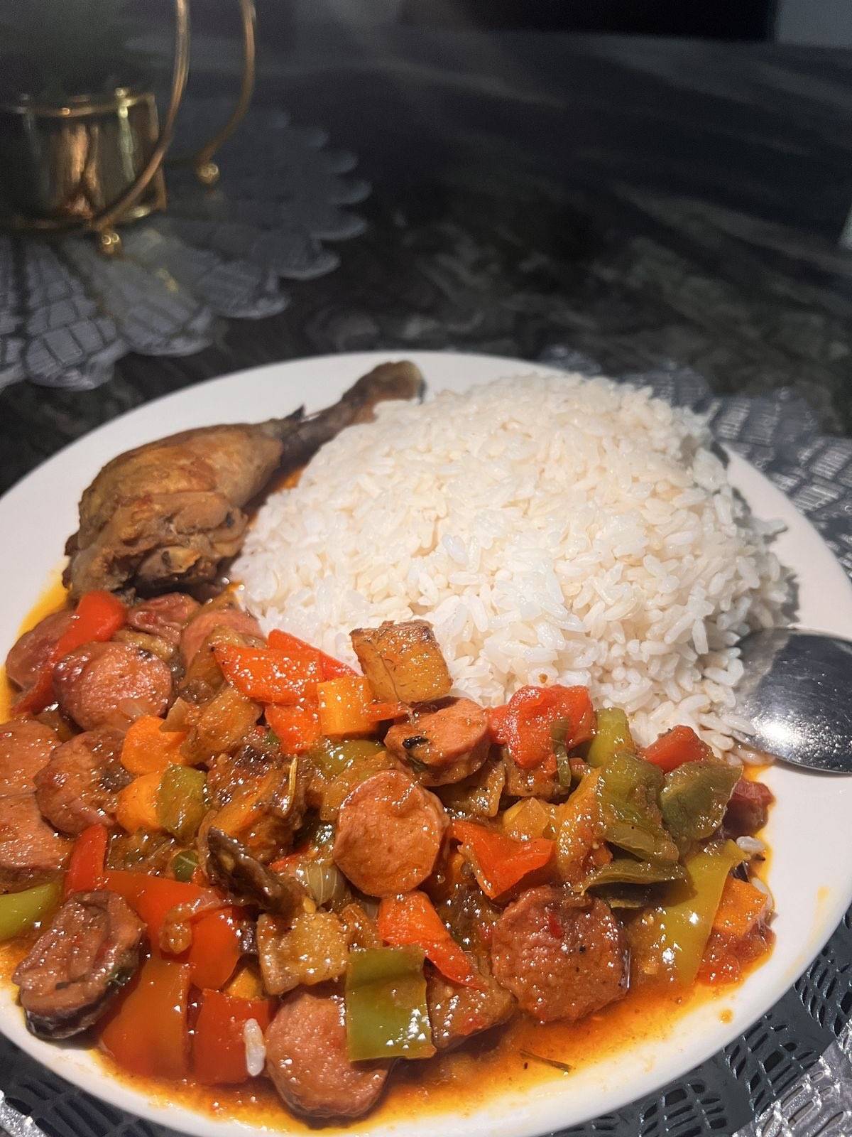 Lunch time 

eat   or  pass
