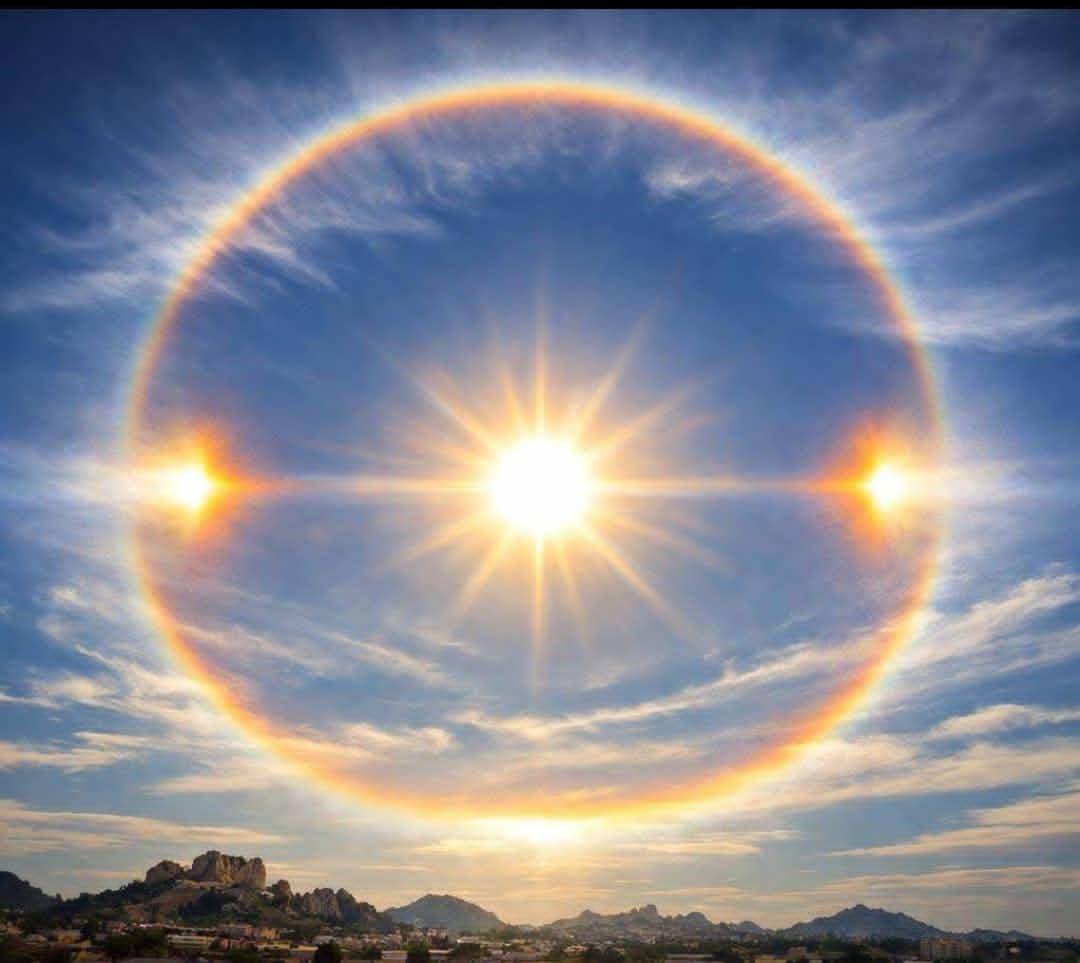 So this beautiful phenomenon happened in the early hours of today in Jos, Plateau State and a lot pe...