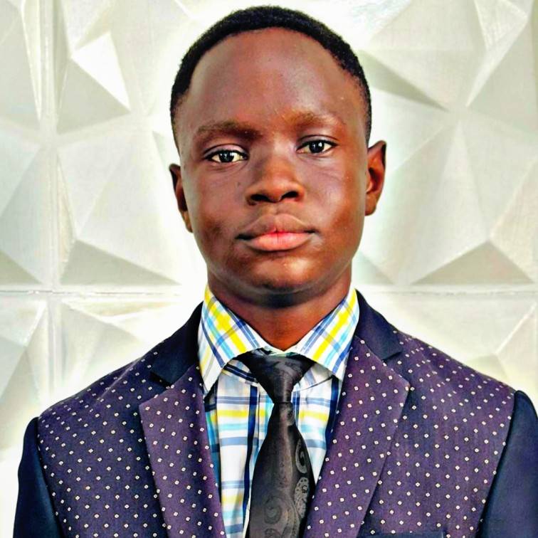 Hello world π
Iβm Seyide β a 16-year-old creative designer & strategist. This year, Iβm showing up...
