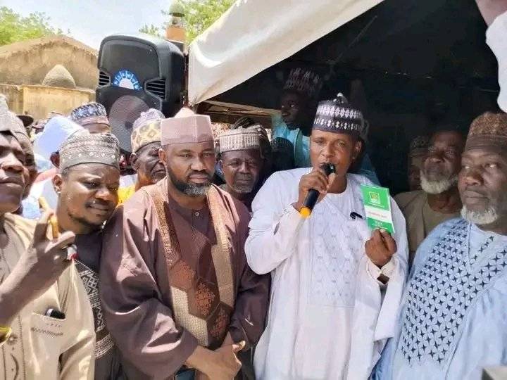 BREAKING: Political Shockwave in Sokoto East!
Supporters of APC Senator for Sokoto East, Senator Ib...