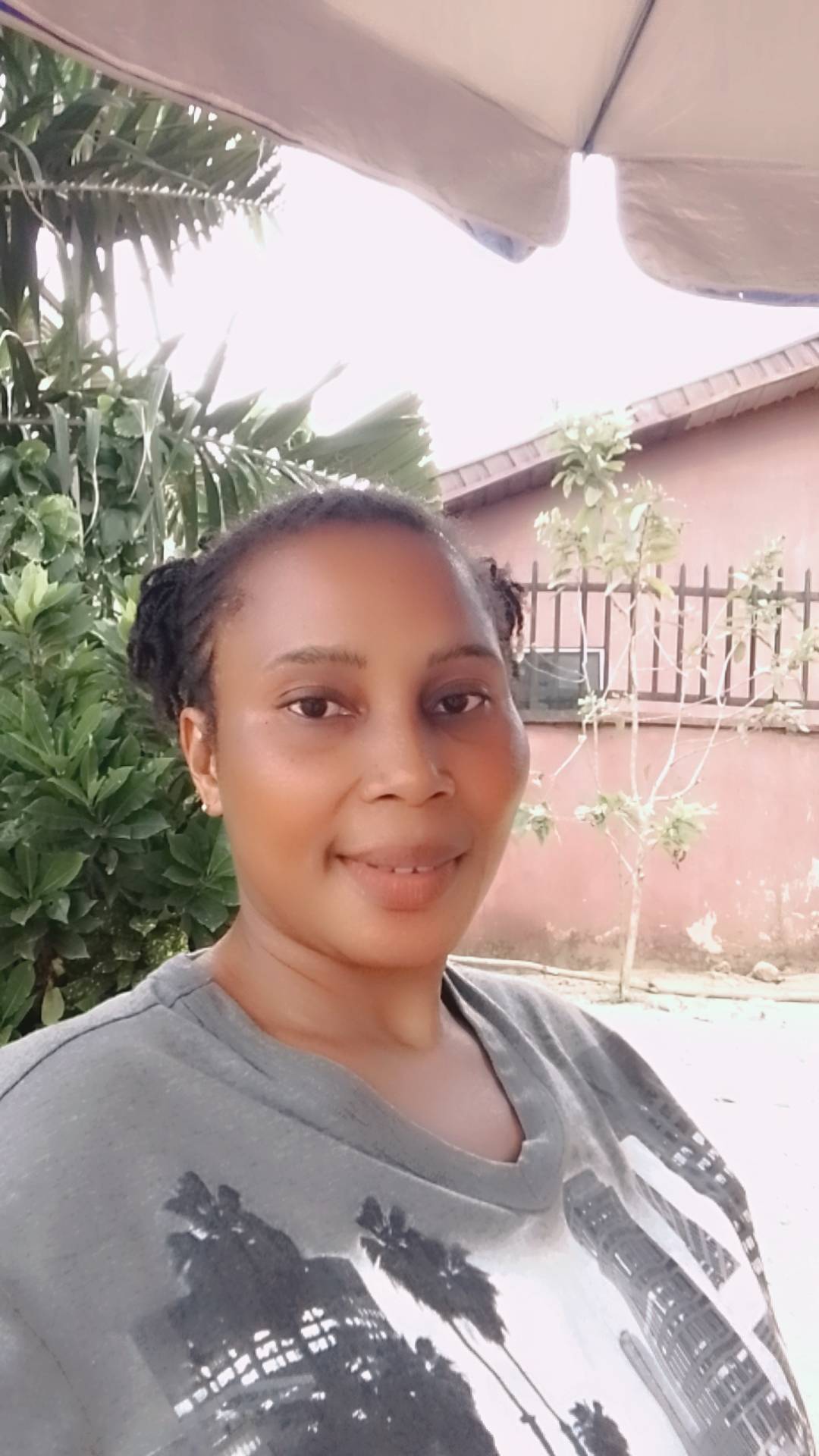 Good afternoon beautiful people π
How are y'all doing βΊοΈπ
Stay safe π