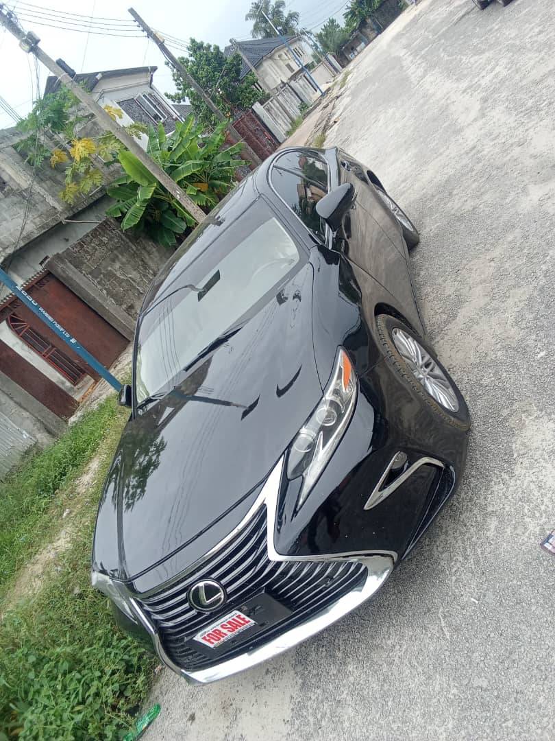 *LEXUS ES350 2013 MODEL
*UNREGISTERED (DIRECT BELGIUM STANDARD)
*FEW MONTHS USED
*ORIGINAL CUSTOM D...