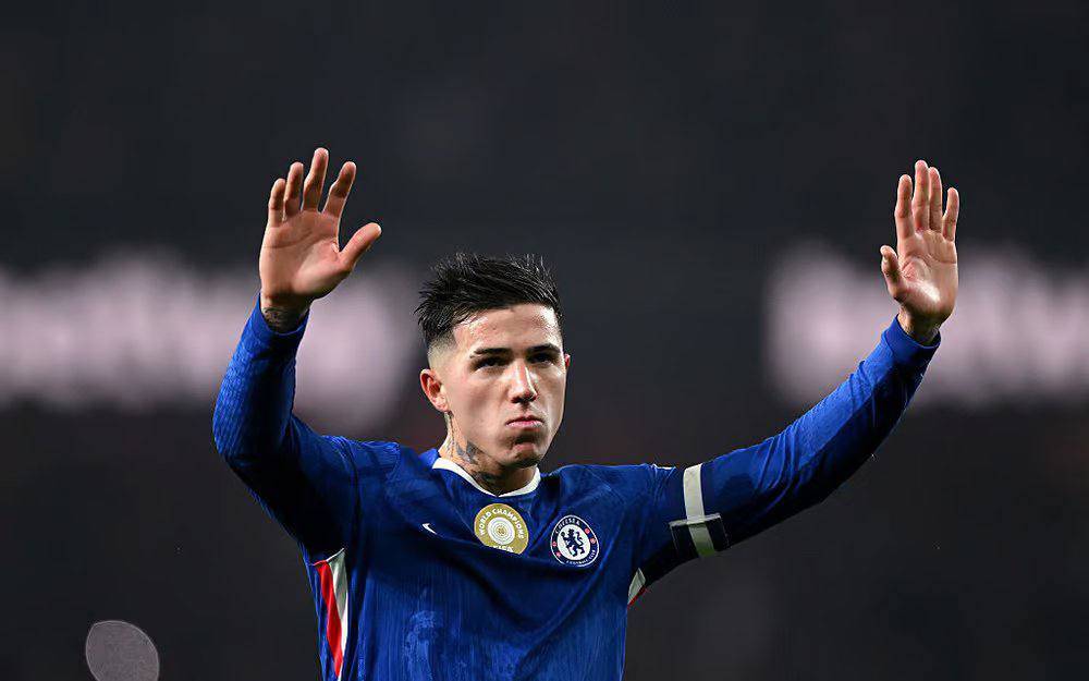 ‼️One source close to a senior player says Fernandez is not causing a problem behind the scenes desp...