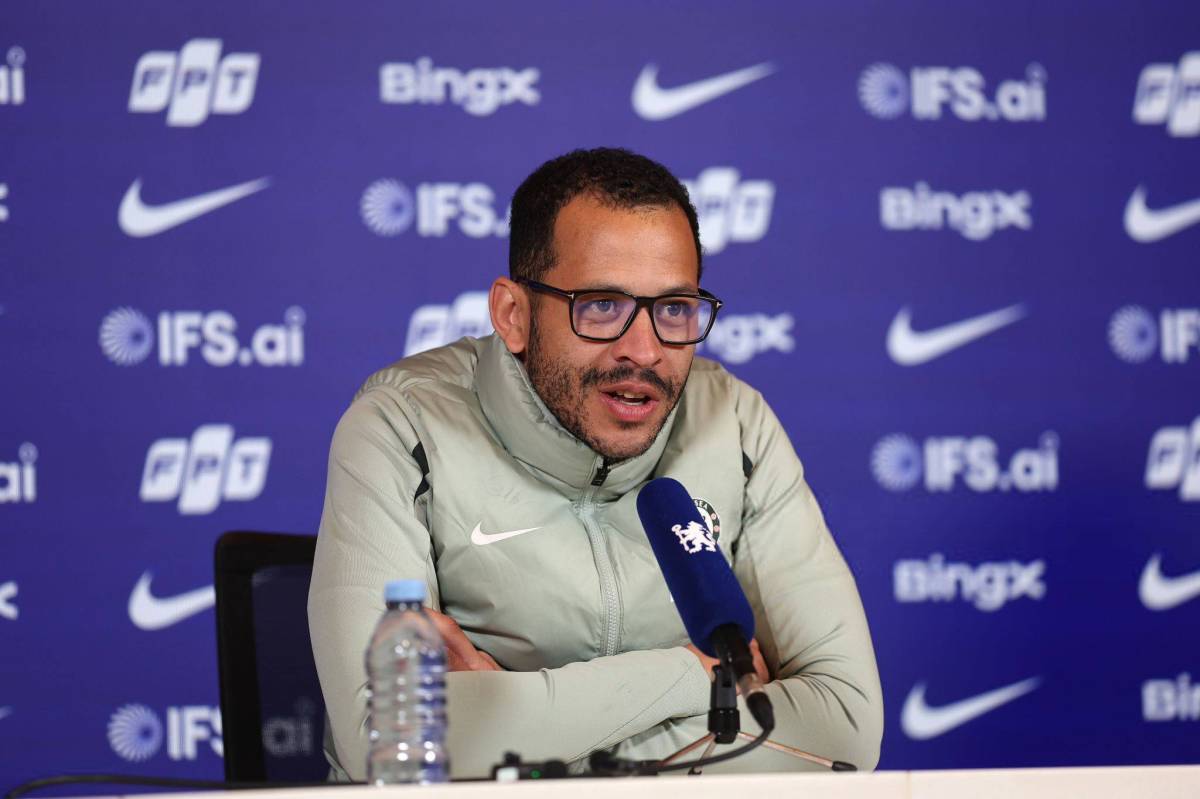 🗣️ Liam Rosenior:
“We are still in the hunt for silverware, with the FA Cup, and we are very much...