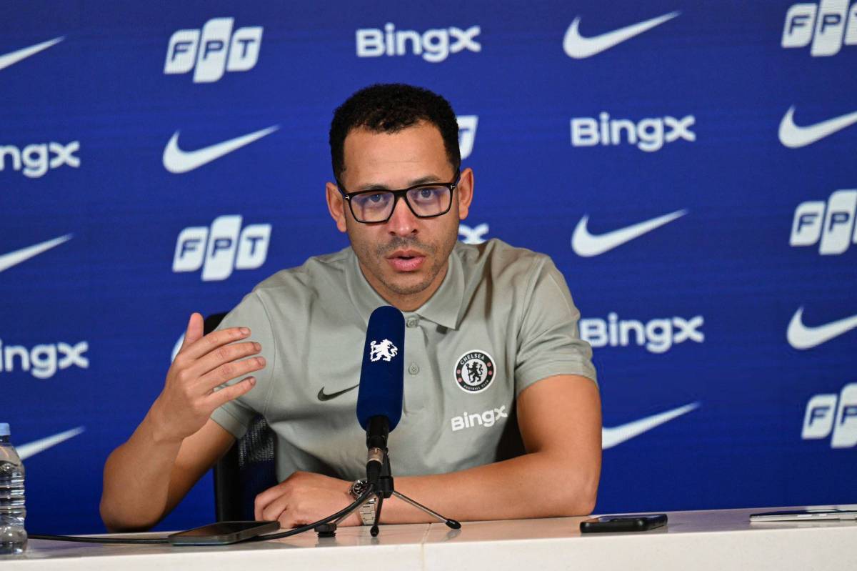 🎙️Liam Rosenior will hold his pre-Brighton [a] press conference from 1:30pm UK] this Afternoon.

#CF...