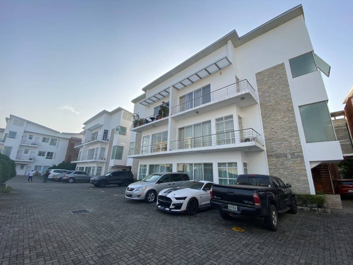 Sale: renovated 3 bedroom apartments with bq , pool, gym and more in banana Island ikoyi,Lagos . Con...