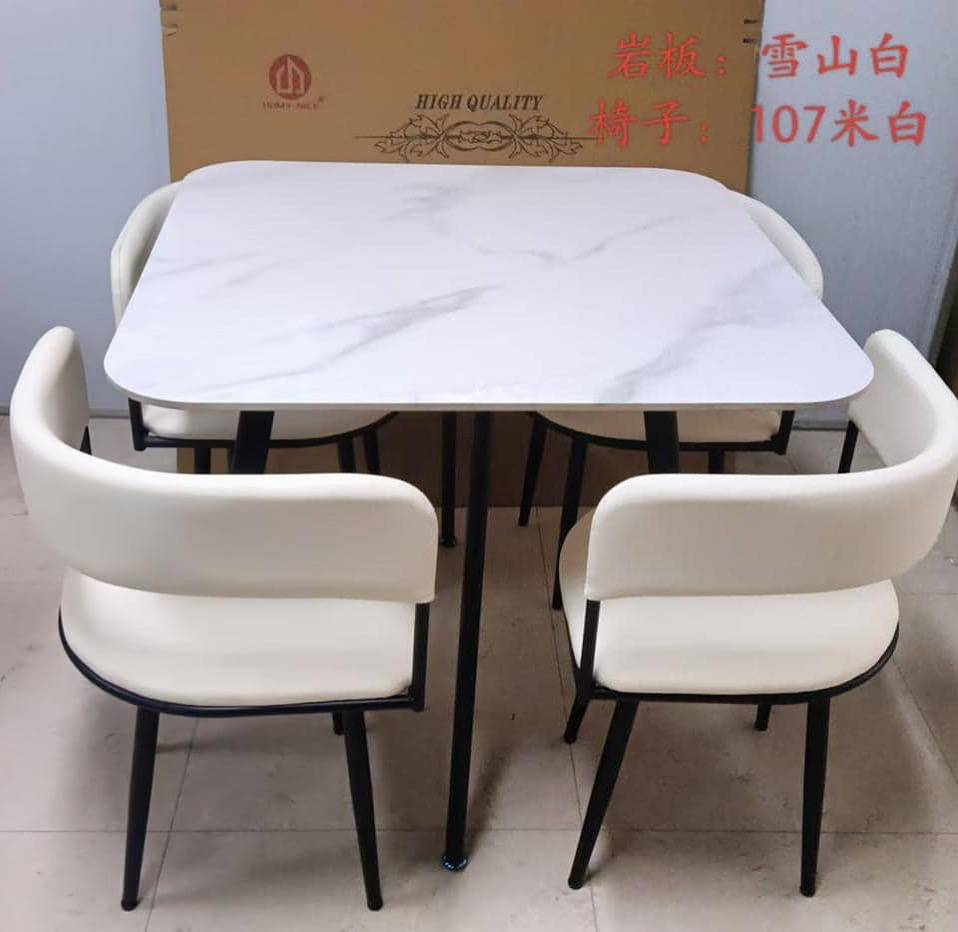 π Item: Brand New 4 Seater Marbled Top Dinning π Can be delivered
π° Price: 280k
π Location: O...