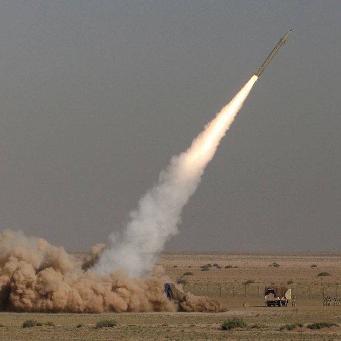 JUST IN: 🇮🇷 Several U.S. bases in Kuwait, the UAE, Qatar and Bahrain are under attack by Iran’s IRGC...