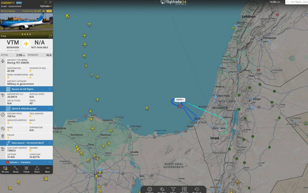 BREAKING:
🇮🇱Netanyahu's plane, Wing of Zion, is circling off the coast of Israel.
It is unknown if...
