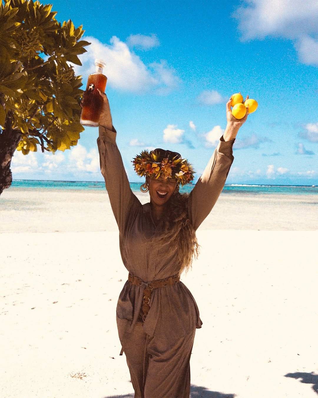 Beyoncé celebrated the 10th anniversary of her iconic album ‘LEMONADE’:
“Cheers to ten years! With...