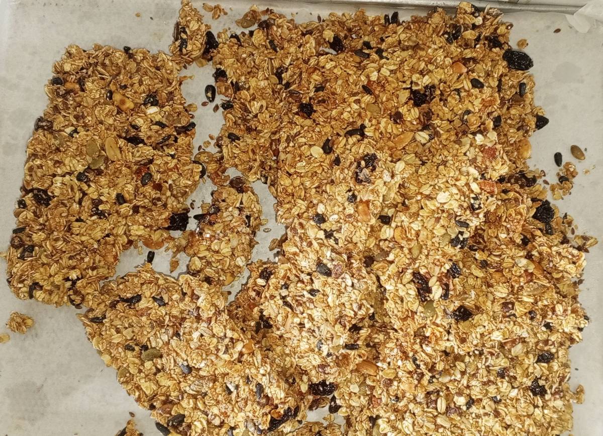 https://thecuriouskitchen.blog/2026/03/25/crispy-homemade-granola-oven-method-easy-healthy-budget-fr...