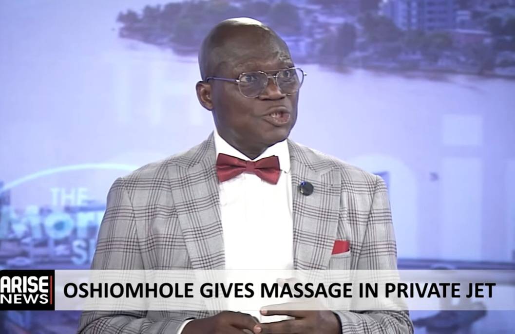 Oshiomhole has just added another credential to his portfolio, that of a MASTER MASSEUR. Because he...