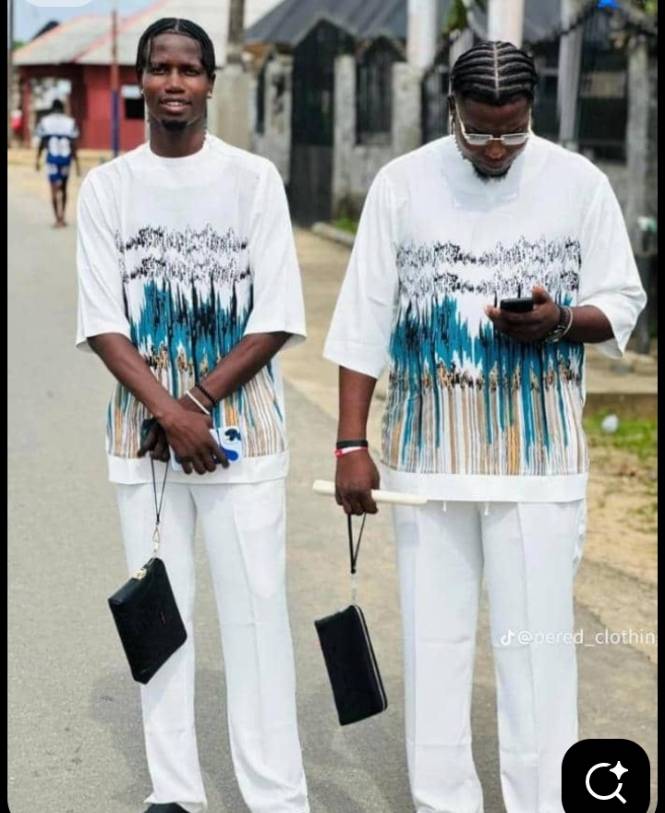 Vintage and jokoso
For more trending styles u can join my group in my page
Fashion and health
Fema...