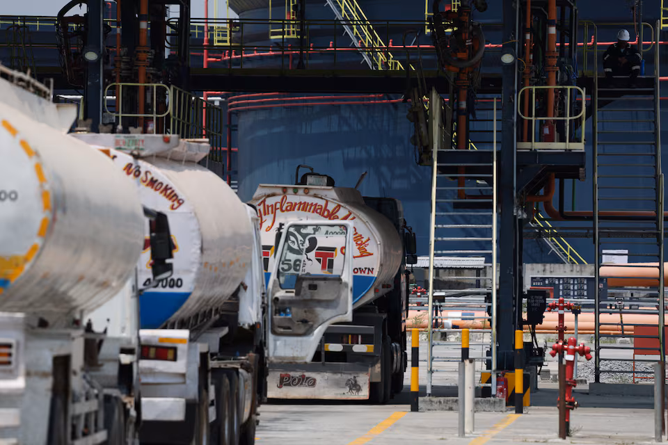 According to Reuters, Dangote Petroleum Refinery & Petrochemicals FZE issued tenders to sell diesel...