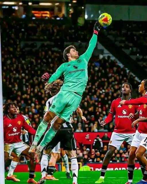 🚨🚨| OFFICIAL: Senne Lammen’s save against Arsenal has been nominated for the Premier League Save o...