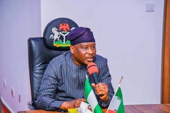 With the entry of Governor Ahmadu Fintiri into APC, the part now has 30 governors. PDP has 3, APGA,...